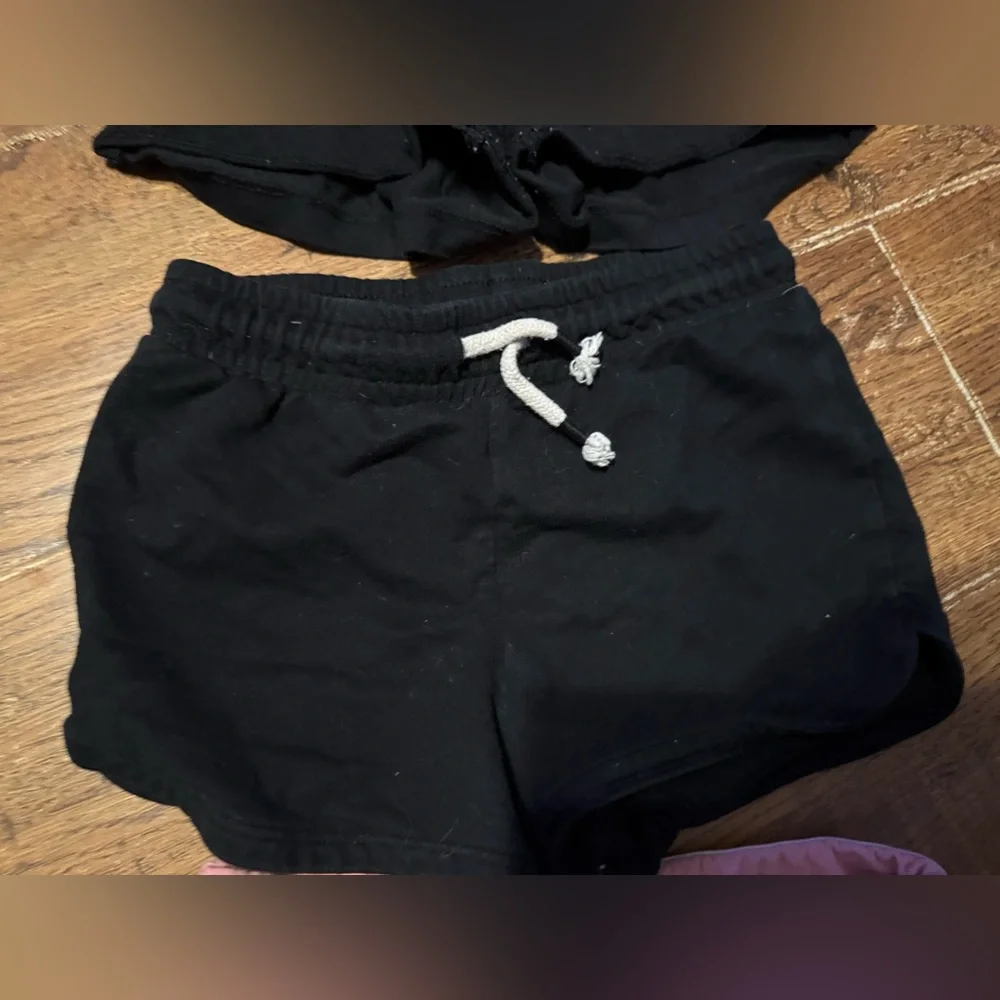 Girls shorts 3 pairs 6/7